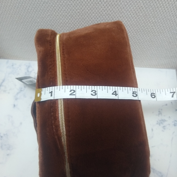 Ulta Brown Faux Fur Toiletry Cosmetic Makeup Vanity Case - Picture 10 of 10